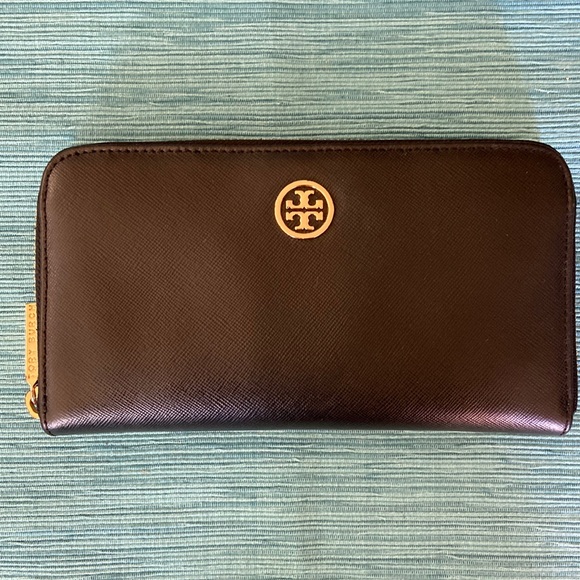 Tory Burch Bags Tory Burch Robinson Zip Continental Wallet In Black